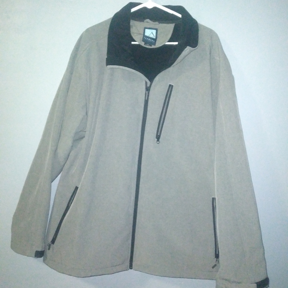 Totes Gray Performance Jacket with Full-Length Zipper and Relaxed Fit